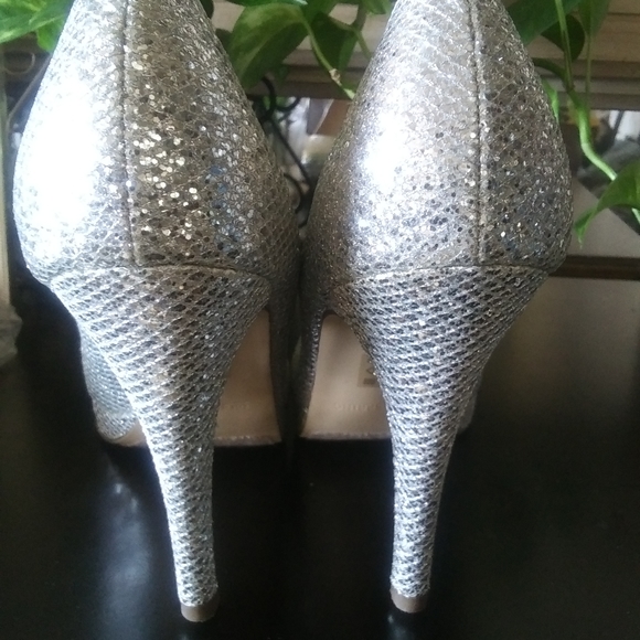 PARTY SHOES - Picture 3 of 5